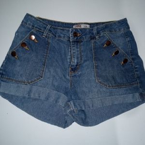 LEI size 7 blue jean shorts